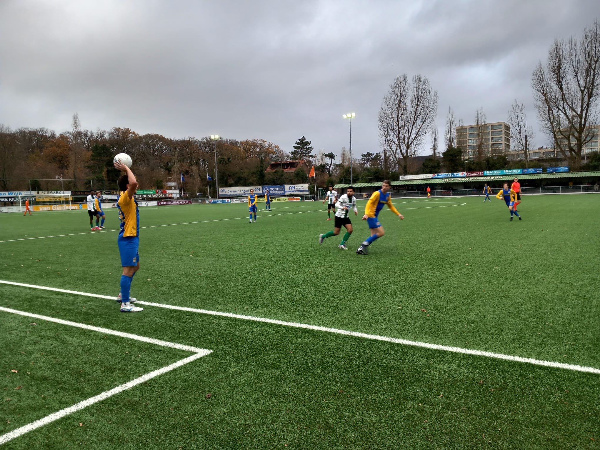 SVV Scheveningen en Blauw Geel ’38 houden elkaar in leven, eindstand 2-2 op Houtrust.